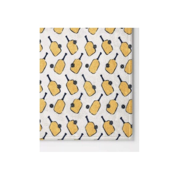 Target Plush Throw Blanket 50"x 60" - Pickleball/Sports/Ivory - NEW - Picture 4 of 11
